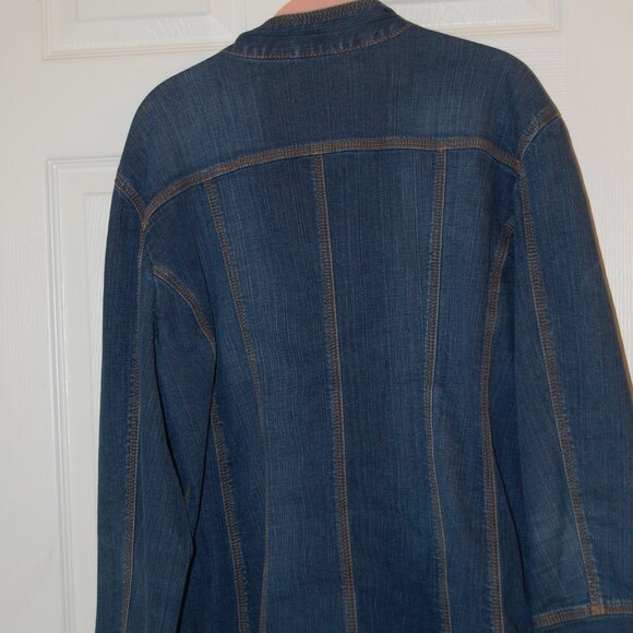 CHICOS Women's Denim Blue Jean Jacket W/ Silvertone Metal Closure Buttons Size 3 - Picture 7 of 12